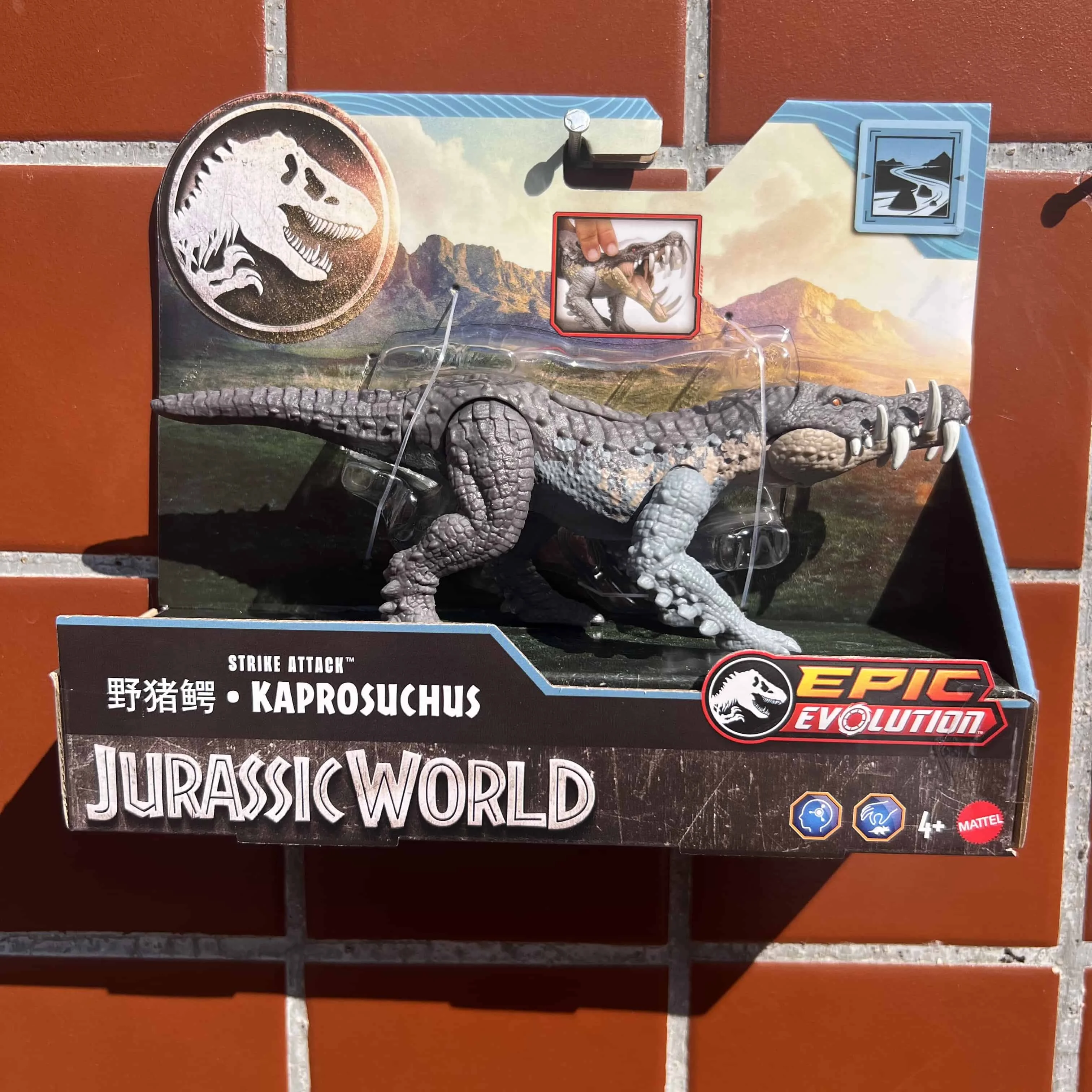 MATTEL Jurassic World Strike Attack Kaprosuchus Dinosaur Toy with Strike Action, Movable Joints Figure Gift for Kids Boys HTK61