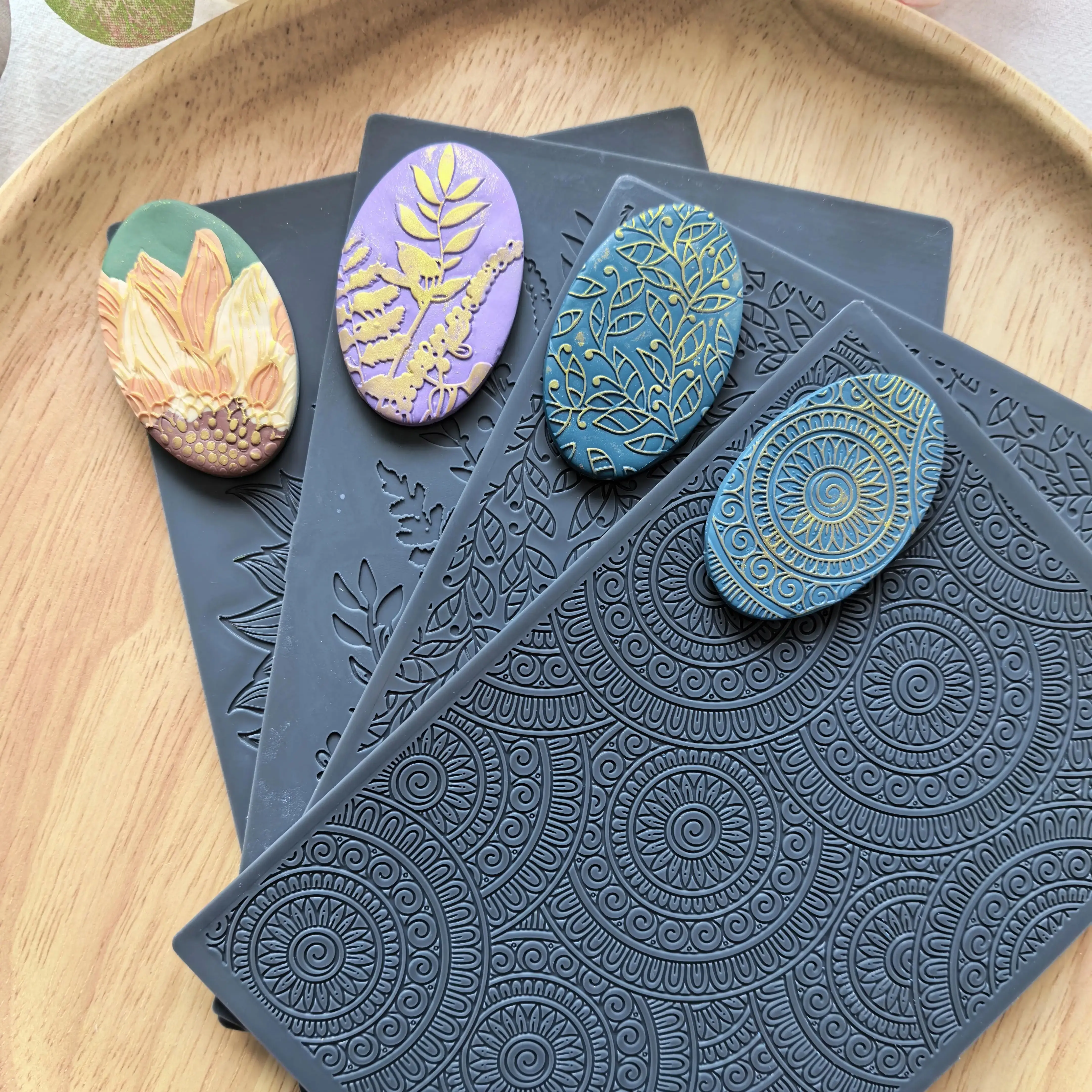 

4Pcs Flower Clay Texture Mat 17.29x12.41cm - Polymer Clay Pattern Pad for Jewelry Making, Earrings Crafting with Plant and Flora