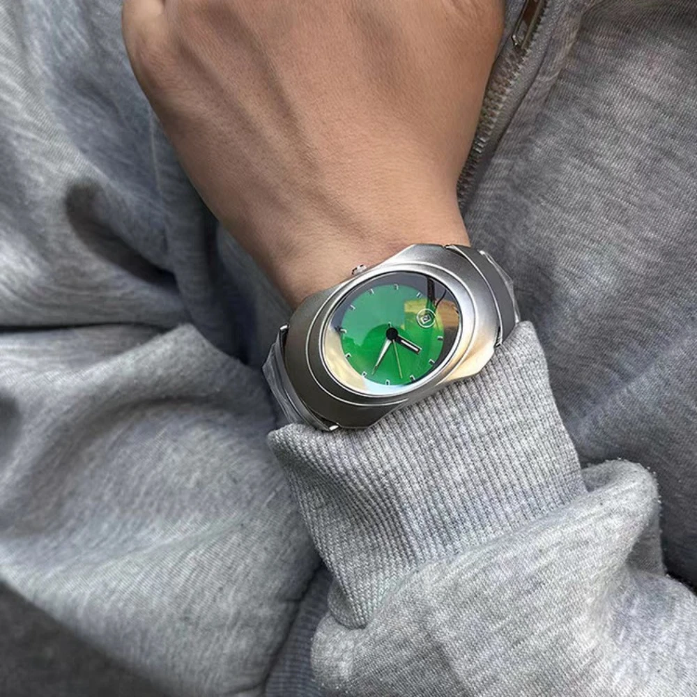 

Popular Quartz Watch Mens Y2k Red Alien Style Green Creative Blade Design Special Fashion Unique Steel Men Watch Personalize AAA Clock