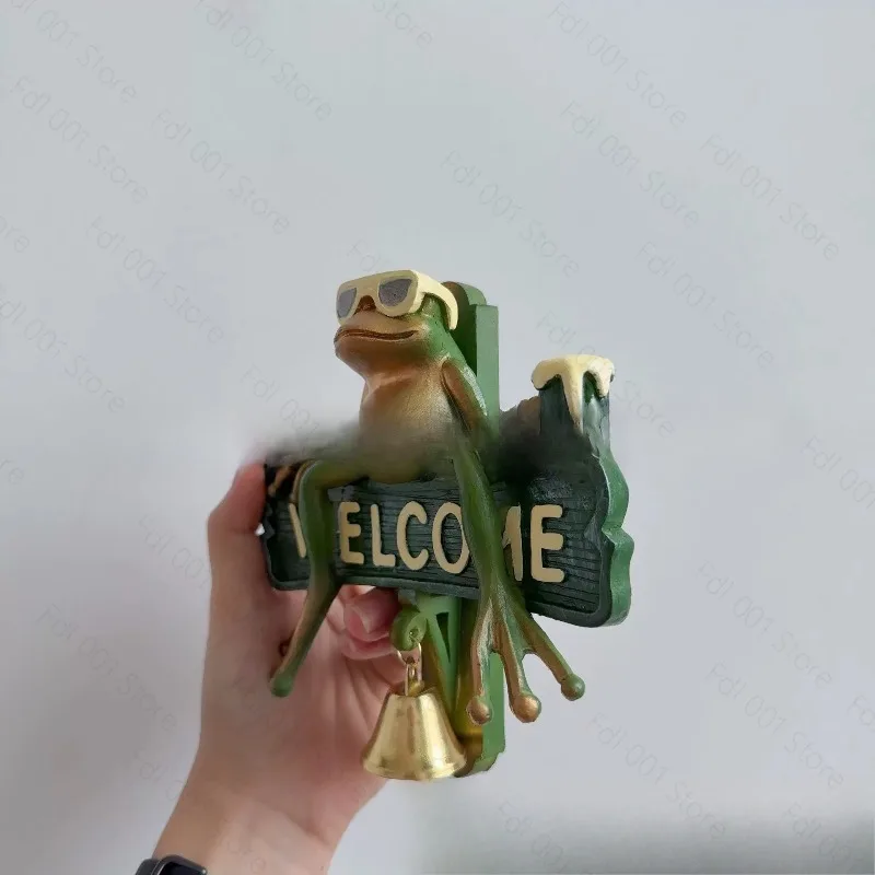 Artificial Frog Doorbell Resin Welcome Hanging Bell Novelty Home Garden Entryway Ornament Sunglasses Beer Cute Figurine Gift