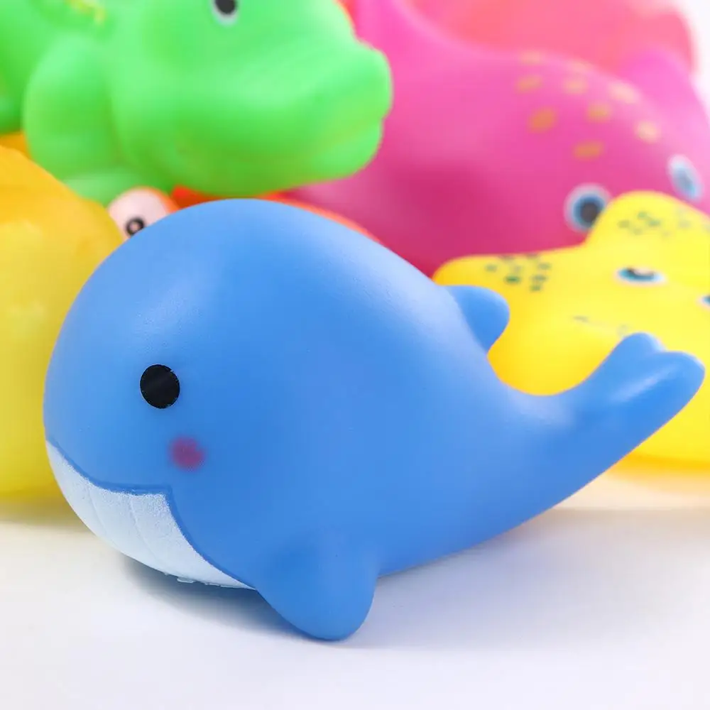 Morbido per gli animali Spremere Suono colorato Squeaky Baby Bath Toys Nuoto Giochi d'acqua Galleggiante Doccia Giocattoli da bagno