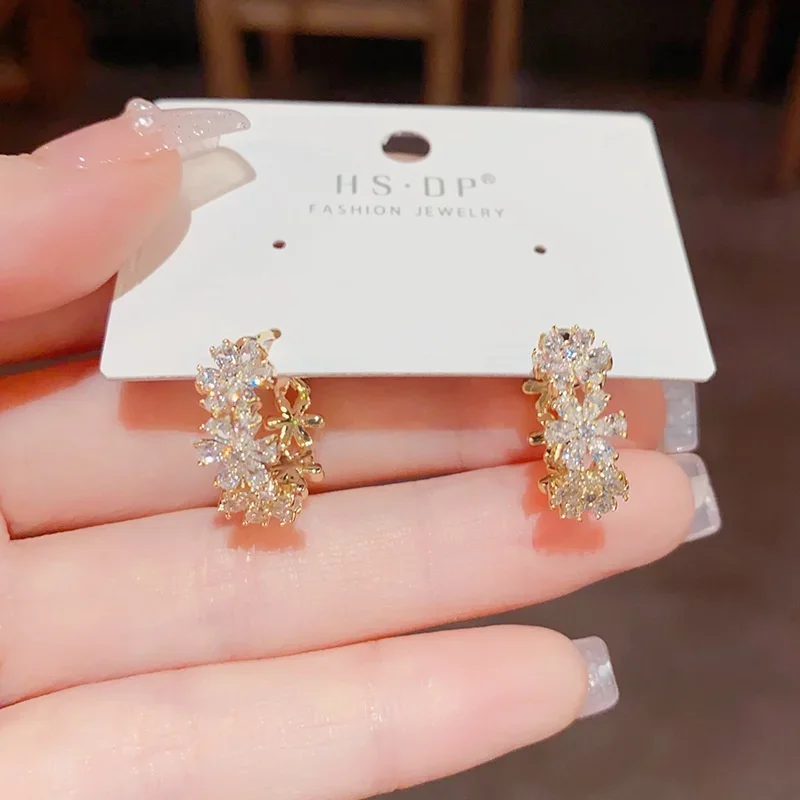 Japanese Korean Fashion Exquisite Zircon Flower Ear Buckle Design Feel Temperament High-End Earrings