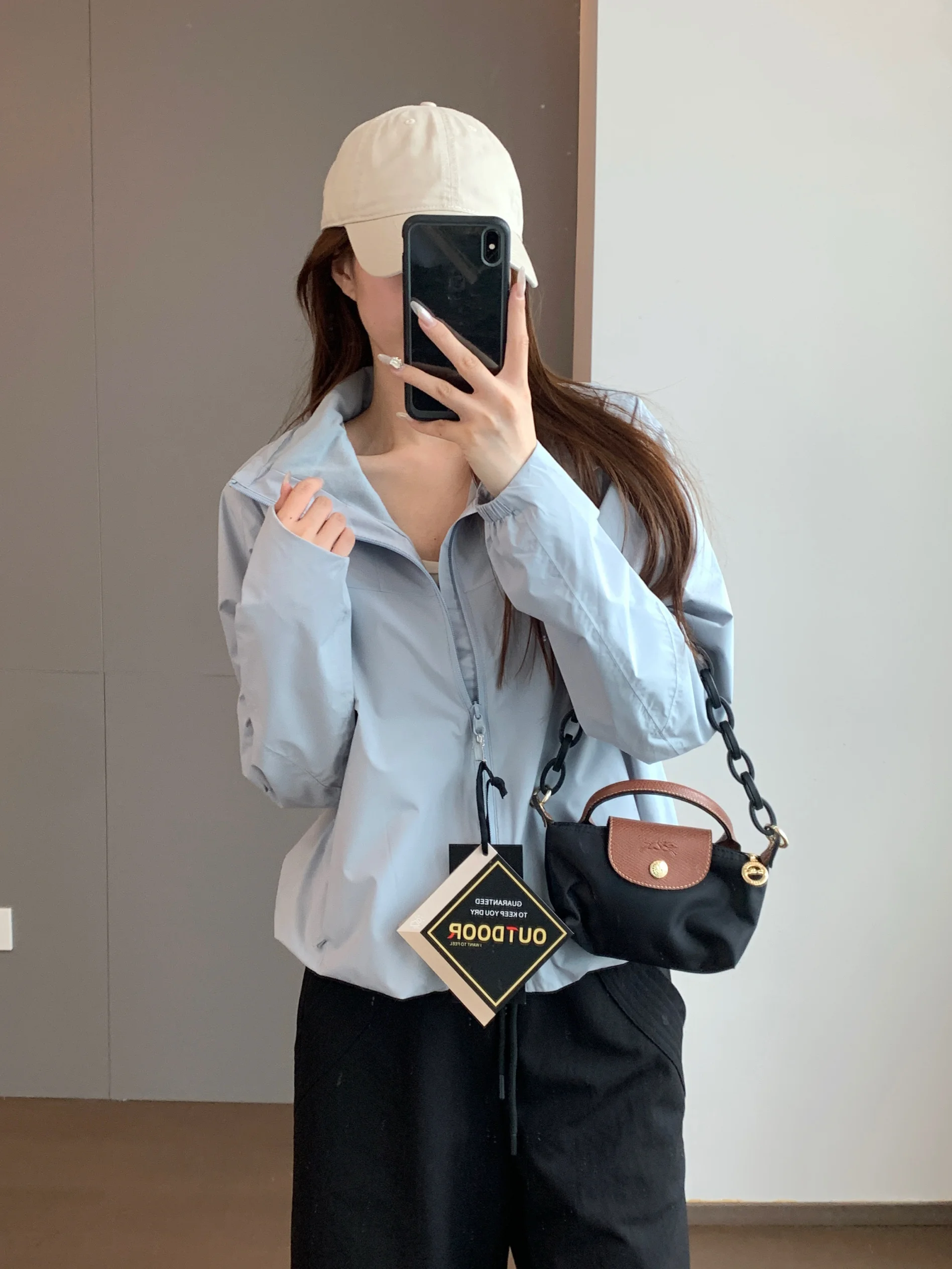 

Высококачественная женская уличная куртка из технологичной ткани софтшелл, свободного кроя, с высоким воротником, водонепроницаемая, из полиэстера, с длинными рукавами, на молнии.