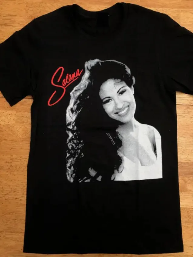 

Selena Quintanilla T-Shirt Music Singer Vintage Gift For Men Women