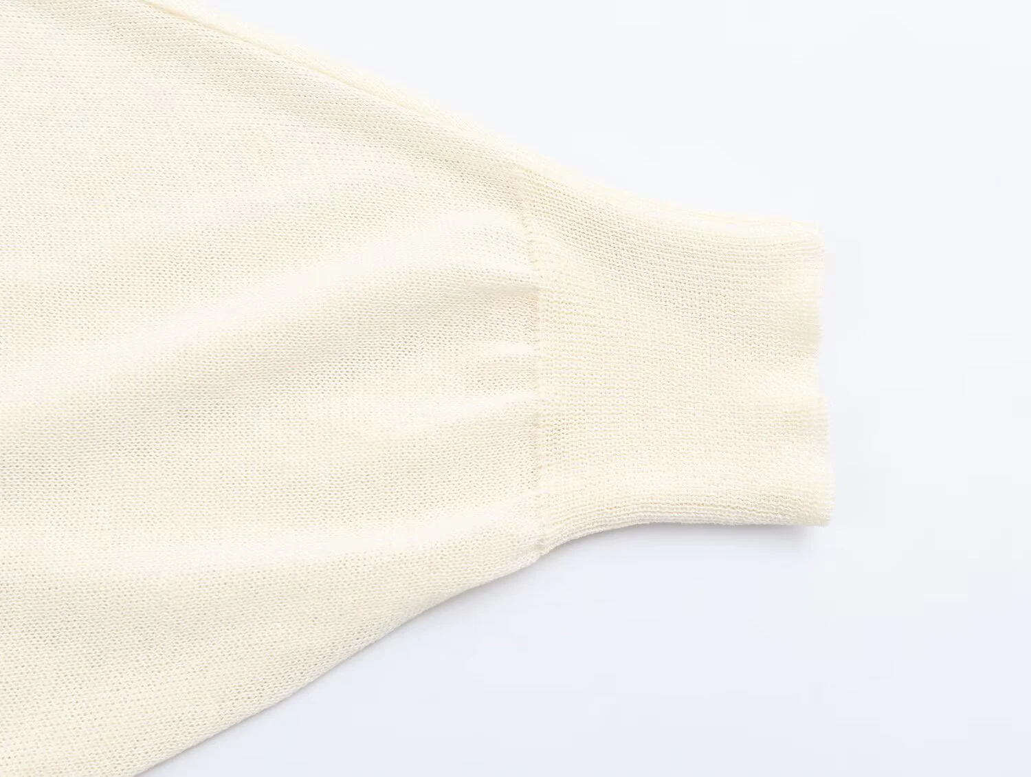 Nueva ropa de mujer de estilo europeo y americano en otoño de 2025, suéter de punto simple y versátil con aguja plana y un cuello