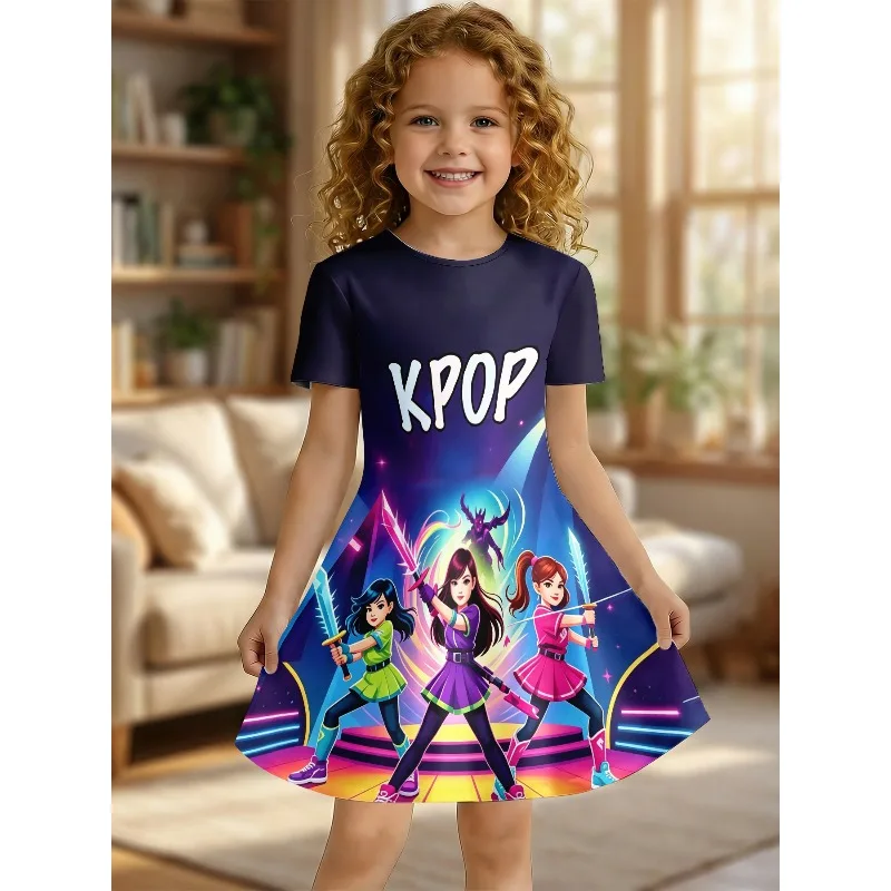 Weiches und atmungsaktives, tiefblaues, kurzärmliges Freizeitkleid mit Cartoon-Krieger-Mädchen-Aufdruck für Kinder, geeignet für Geburtstagsgeschenke – Detail 3