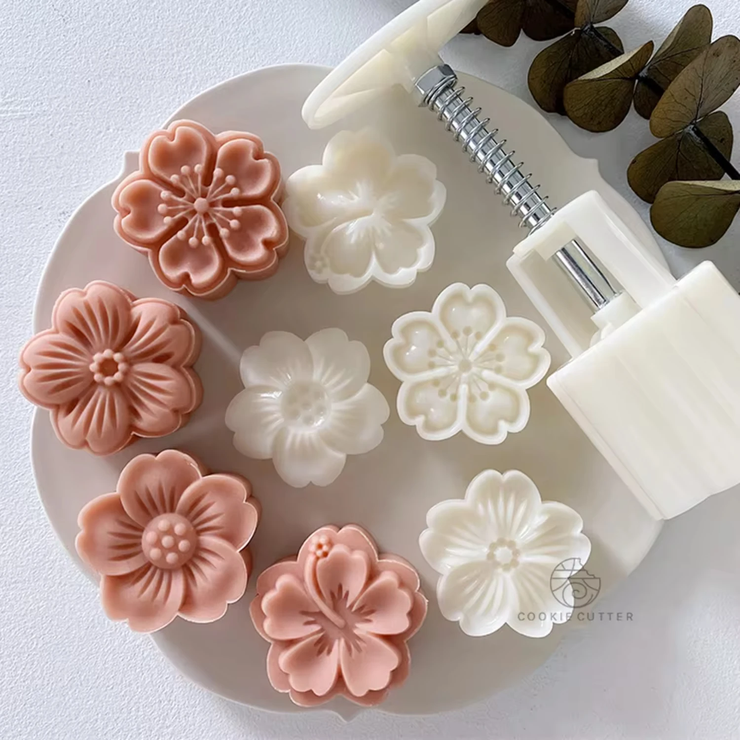 New 4Pcs/Set Mooncake Mold Cherry Blossom Flowers Pattern Stamps Hand Press Mold Plungers Pastry Tools Mid-autumn Festival