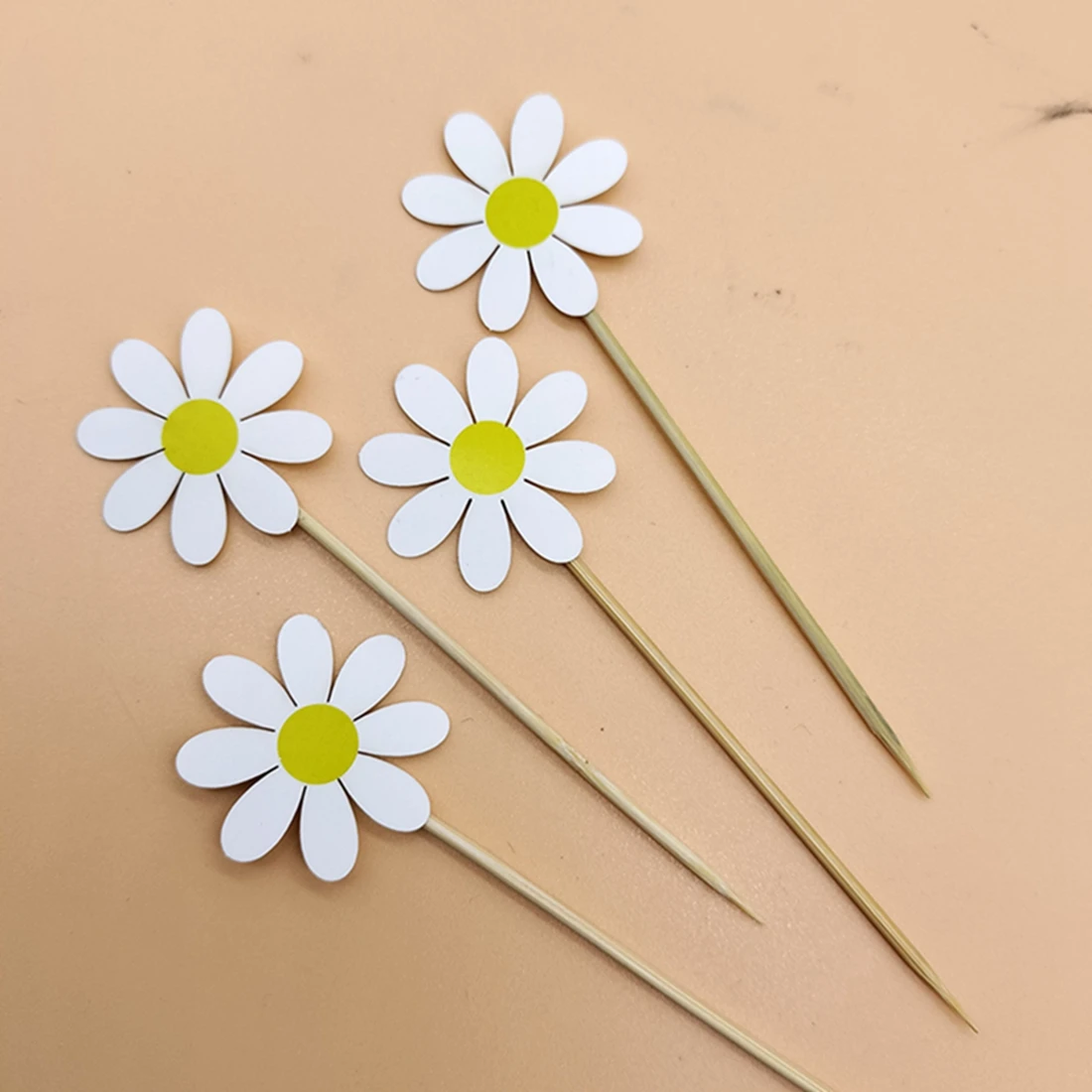 20 Stück Daisy Cake Topper Weiße Gänseblümchen Blume Cupcake Topper Kuchen Dekor Hochzeit Geburtstag Party Dekoration Lieferungen – Detail 3