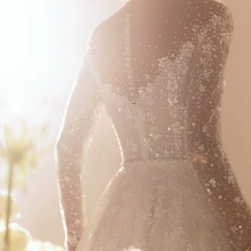 فساتين زفاف بيضاء لامعة مزينة بالدانتيل ملصق عاري الكتفين تنورة بأكمام طويلة مصنوعة فستان زفاف فستان زفاف #5