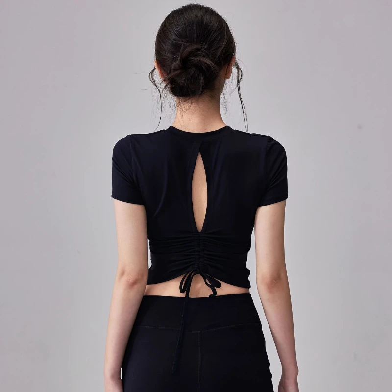 Nuovo outfit estivo da yoga t-shirt a maniche corte da donna alla moda ad asciugatura rapida top sportivo tuta fitness leggera e traspirante