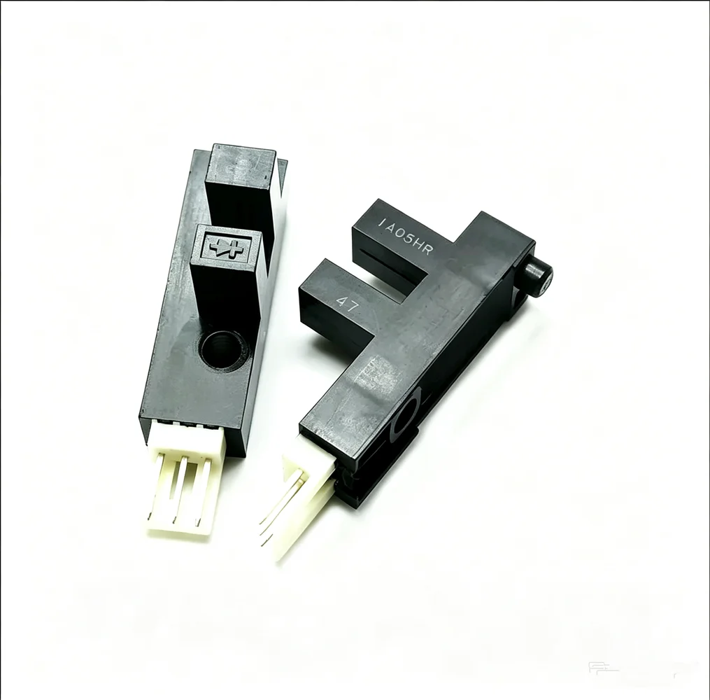 2PCS  GP1A05HR air conditioning automatic door lift photoelectric switch sensor