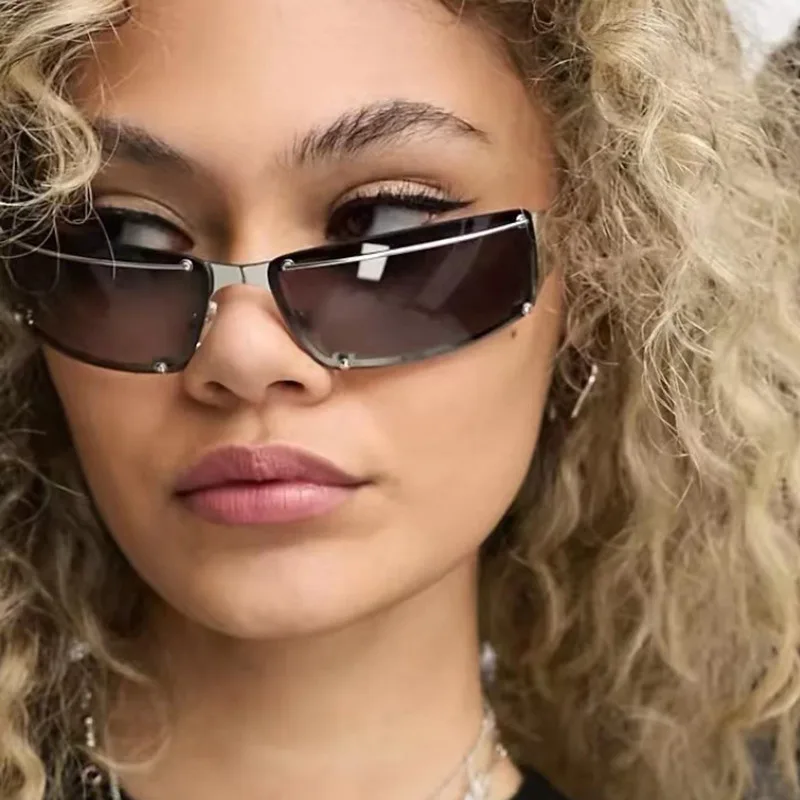 Y2K Punk-Sonnenbrille für Damen, trendige Wrap-Around-Brille für Herren, randlose rechteckige Sonnenbrille mit Metallrahmen, UV400-Brille