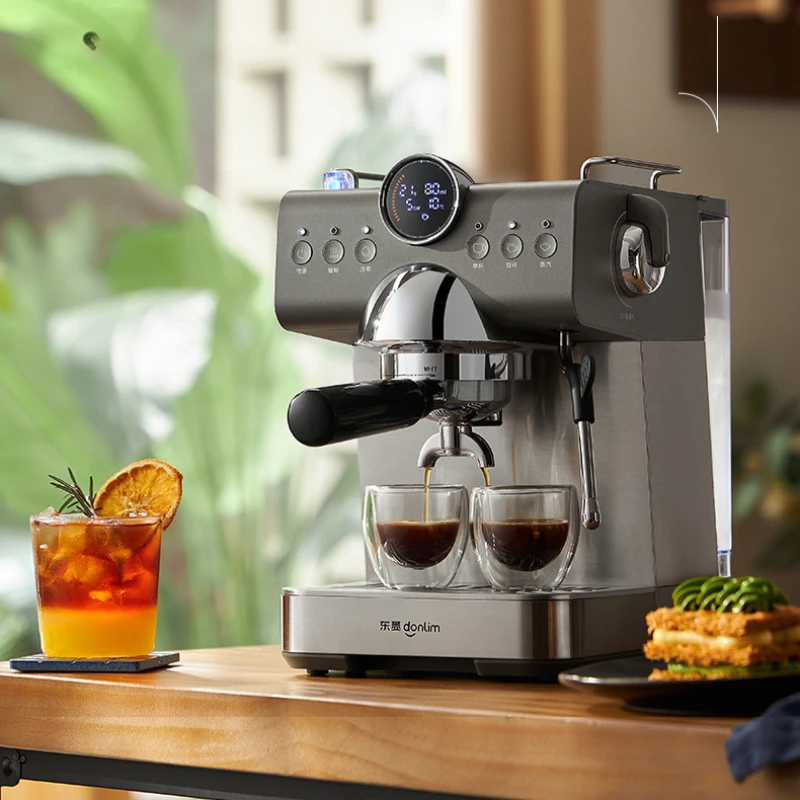 ماكينة اسبريسو للمشروب البارد ماكينة قهوة منزلية صغيرة نصف أوتوماتيكية ماكينة قهوة متعددة الوظائف كابتشينو واللاتيه