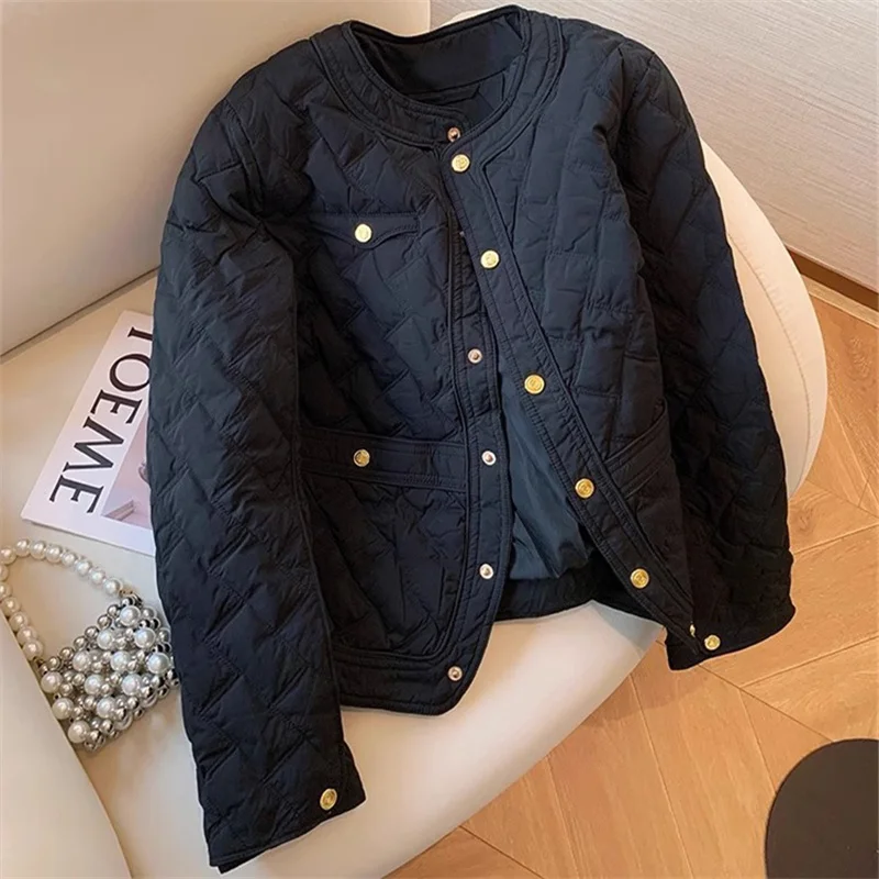 

Женское черное пальто, шикарная хлопковая куртка с золотыми пуговицами и круглым вырезом, осень-зима, корейская универсальная короткая верхняя одежда на хлопковой подкладке