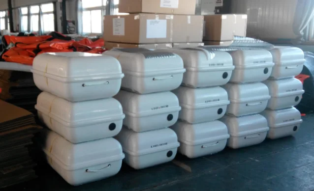 سفينة سياحية بحرية أوتوماتيكية قابلة للنفخ، طوف الحياة، إطلاق الطوارئ البحرية، رمي المعدات المنقذة للحياة