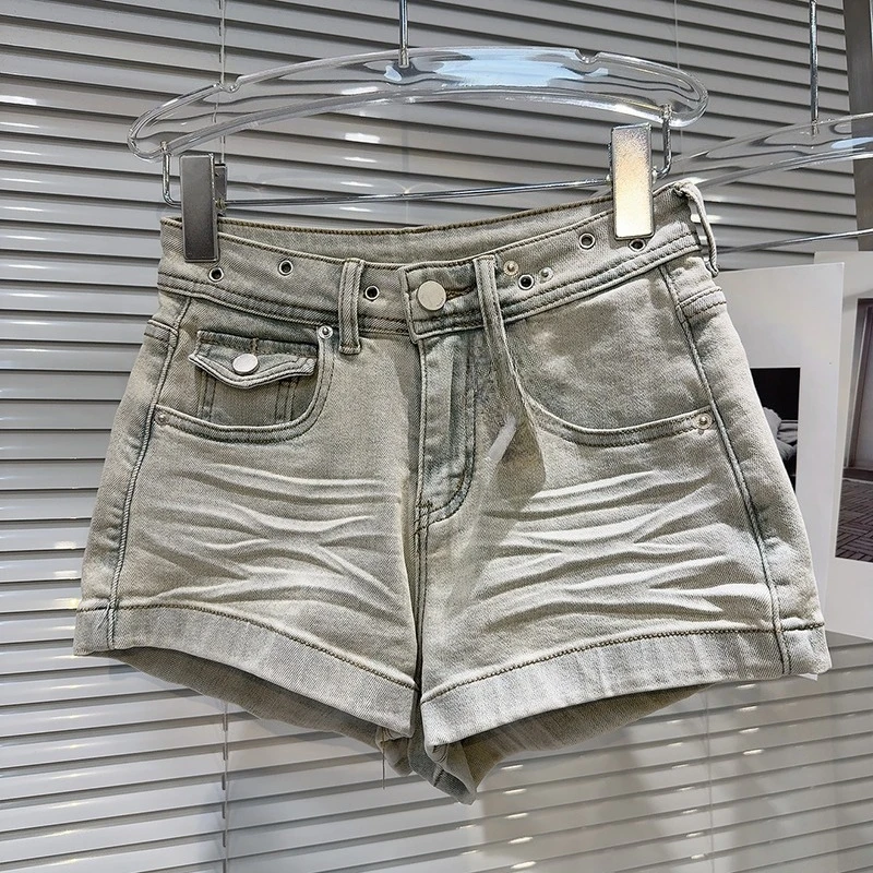2025 Summer New Personalized Spicy Girl Rivet Waist Fold Design Three Quarter Cowboy Shorts Women Casual Fashion Hot Pants