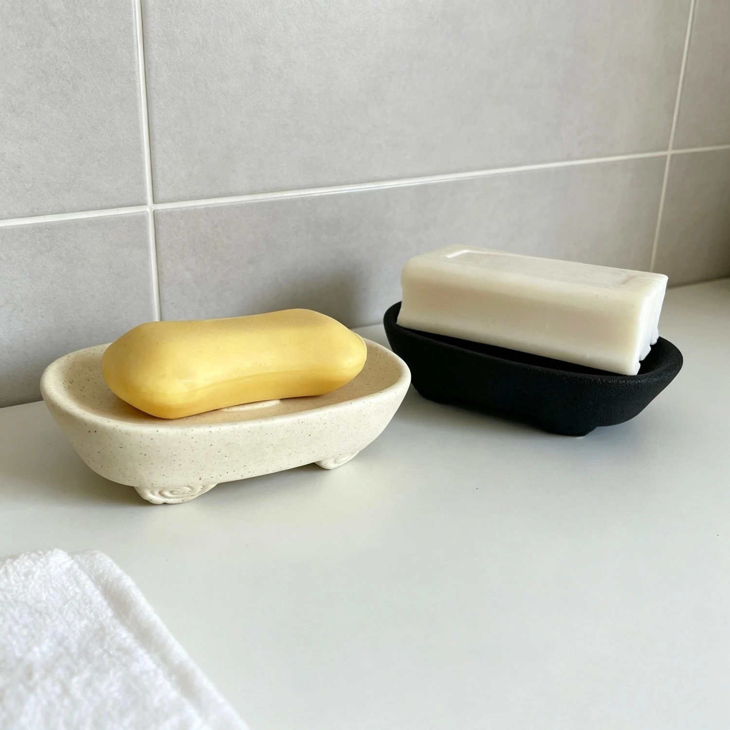 Nordic ins style ceramic soap box hotel homestay household soap dish with drain soap holder bathroom countertop ornament
