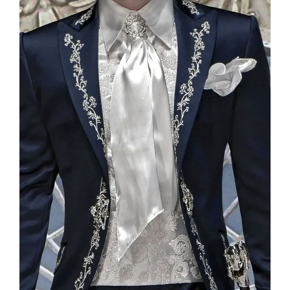 Elegant Embroidery Men Suits Slim Italian Style Prom Party Wedding Tuxedo Fashion 2 Piece Blazer Jacket Pants Costume Homme