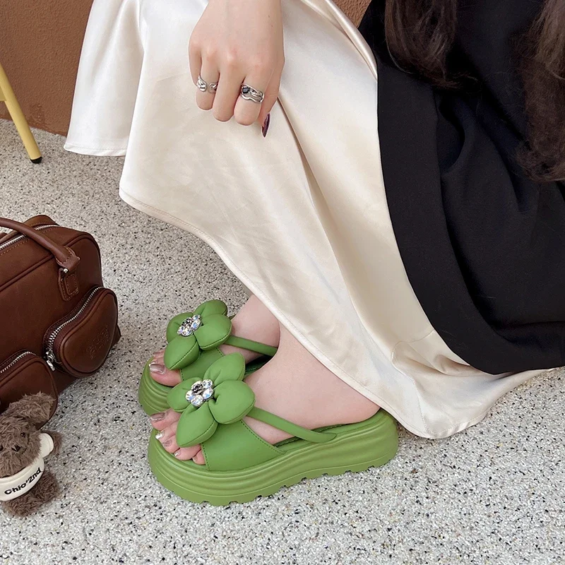 

Women's Fashion Slippers Flower Platform Sole Rhinestones Shoes Women Dress Outdoor Summer Korean Style 2025 Zapatillas De Mujer