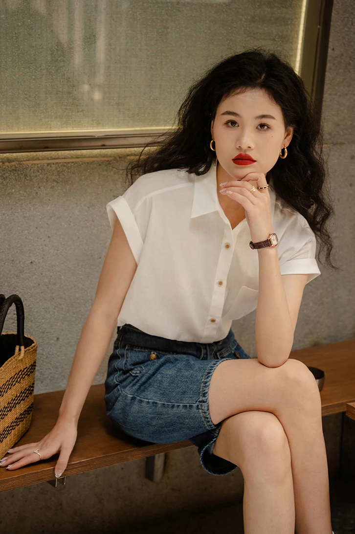 

Синяя летняя женская блузка свободного кроя из полиэстера с пуговицами, однотонная, в гонконгском стиле