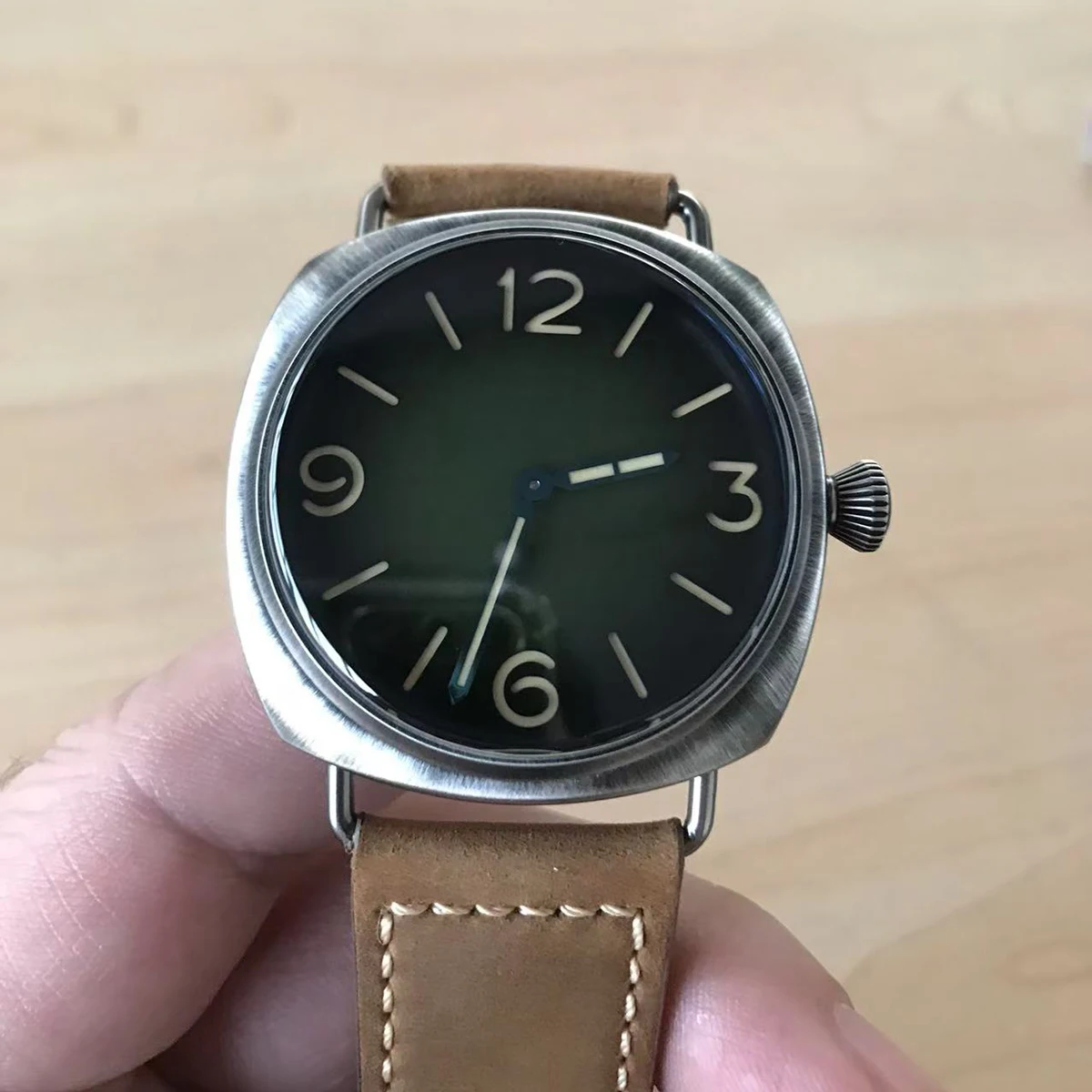 Hrodaland 2025 New Men's Quartz Watch Retro Pilot 42mm Sapphire Crystal Luminous Stainless Steel Waterproof 10Bar reloj hombre