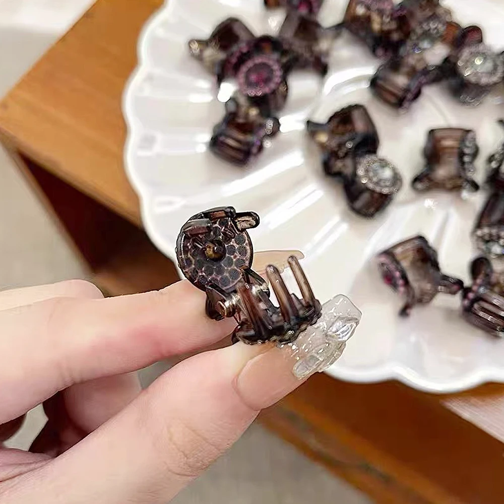 Artiglio per capelli di lusso con strass completo Ragazza Ins Stile Mini formato Clip di squalo rotondo per capelli sottili Decorazione con botto laterale Copricapo per uso quotidiano