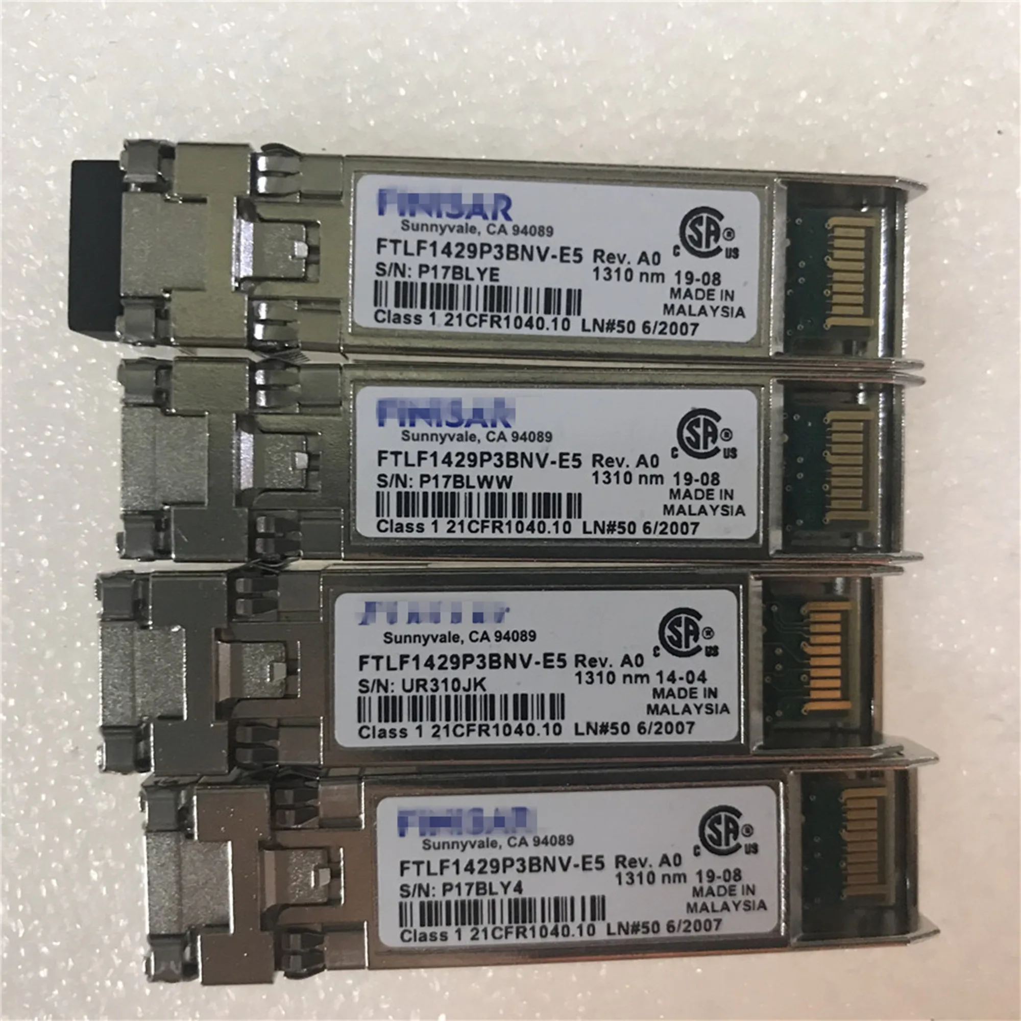 

finisar SFP 16G/FTLF1429P3BNV-E5 16G 1310nm SFP+/Network adapter Switch Optical fiber module/finisar 16g Transceiver Single mode