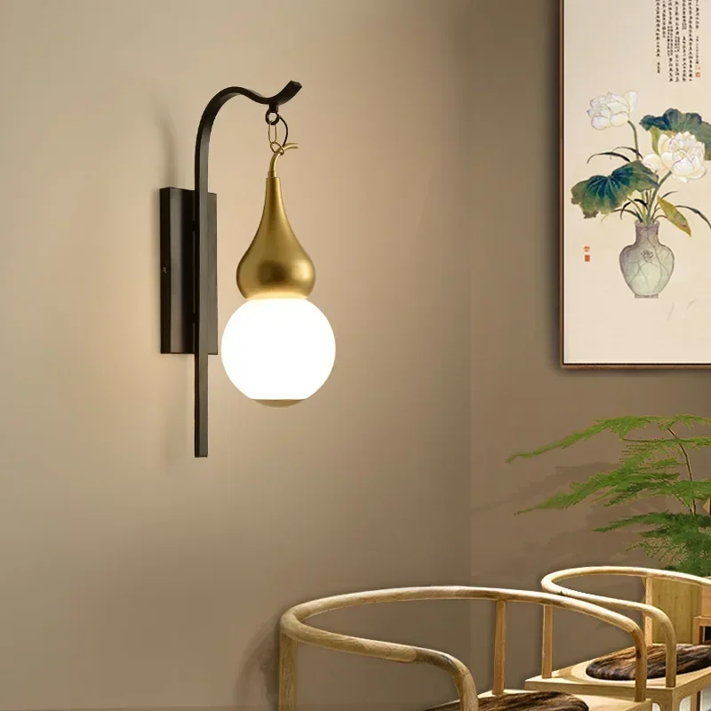 New Chinese style creative gourd LED wall lamp TV wall, bedroom, bedside lamp, aisle lamp