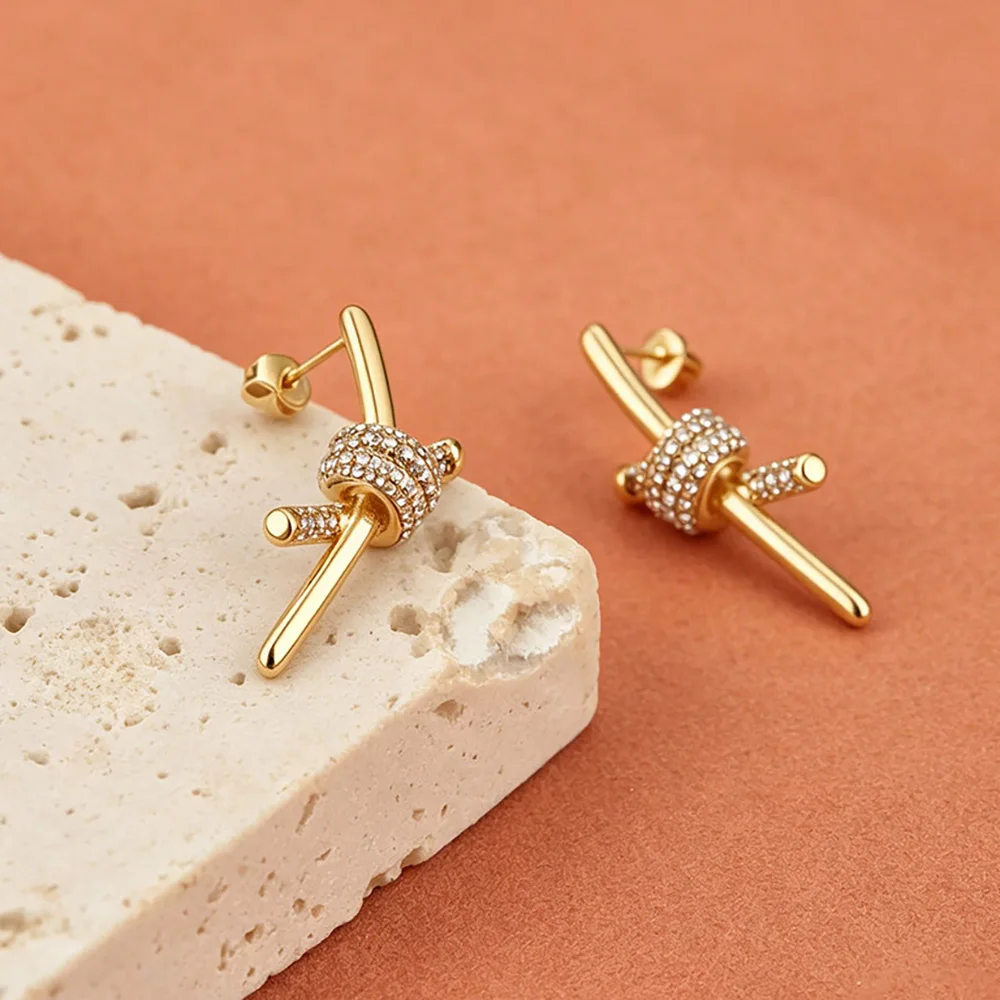 JeeMango Exquisite Ohrstecker mit Mikropavé-Zirkon-Knoten-Design, antiallergischer Edelstahl-Ohrschmuck für Damen E26118 – Detail 4