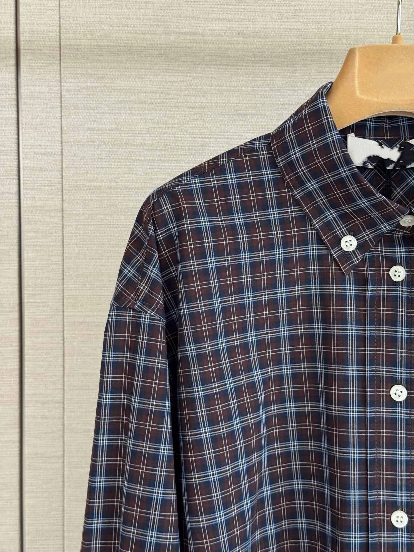 2026 Custom Dark Plaid Cropped Shirt Women Collar Long Sleeve Elastic Hem Loose Check Blouse Custom Logo Fall Top view 2