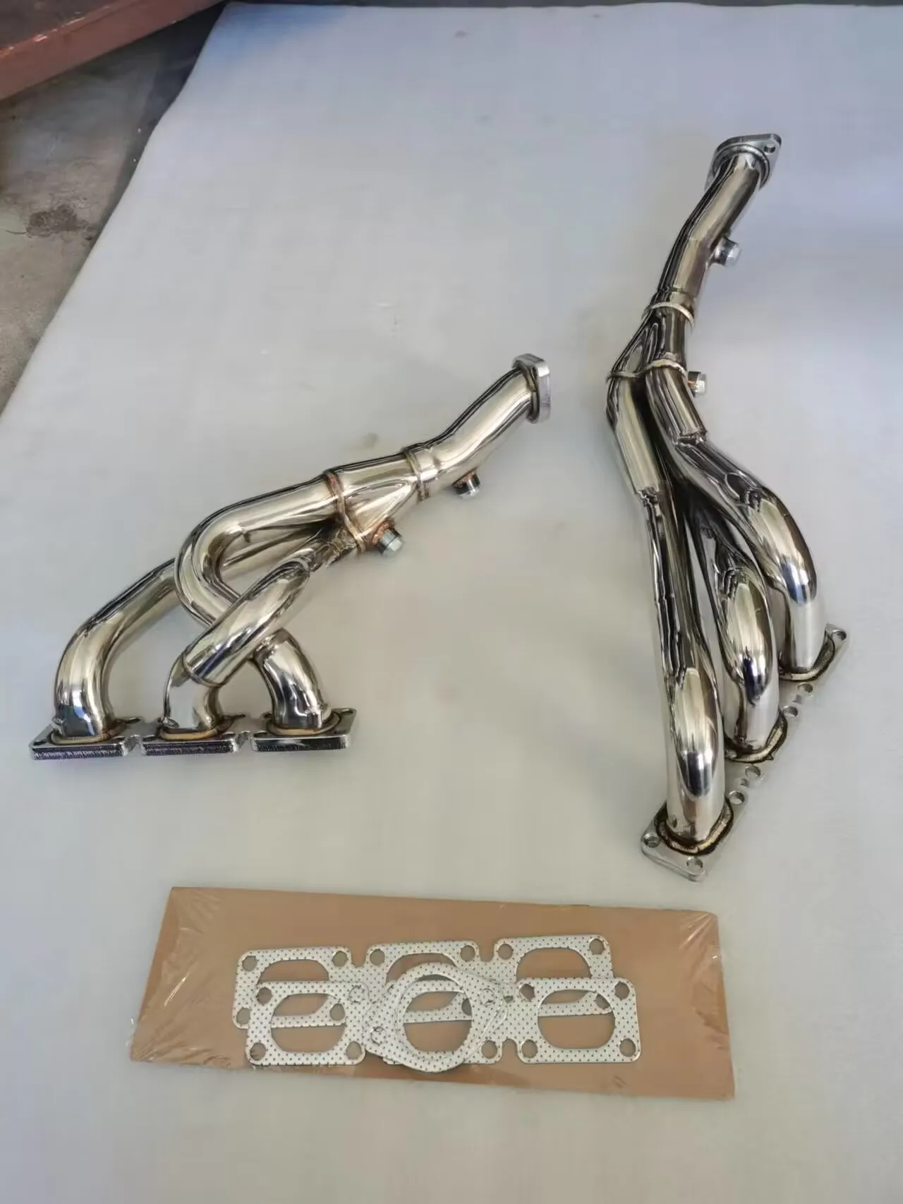 Stainless steel high flow headers for BMW 325i/330i/Z3/Z4 w/M54 motor