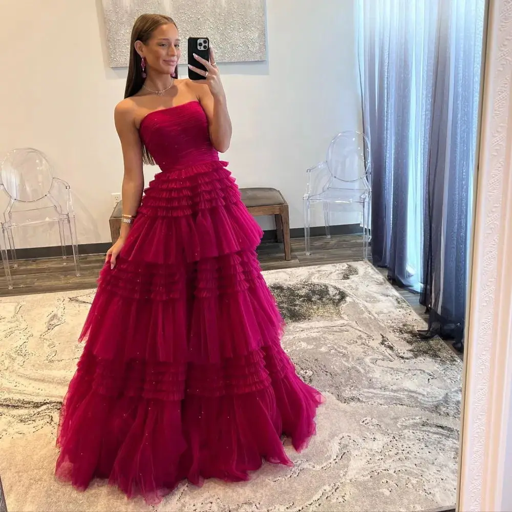 

Muloong Claret Strapless Burgundy Charming Prom Dress Tiered Formal Gown Layer Evening Gown with High Slit vestidos de noche