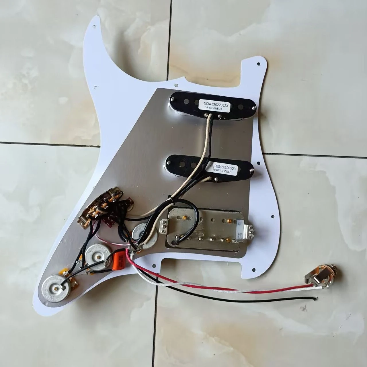 SSH Upgrad Prewired ST Eléctrica Guitarra Pickguard Set Coil Split Switch Loaded White  Alnico 5 Pickup Guitar Accessories