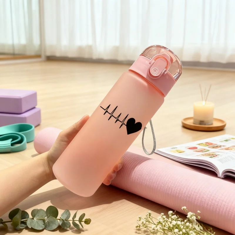 Copo com tema de coração impresso em 3D – Textura de coração 3D vívida, material de qualidade alimentar e sem PVC de 780ml, resistente ao desbotamento com acabamento fosco