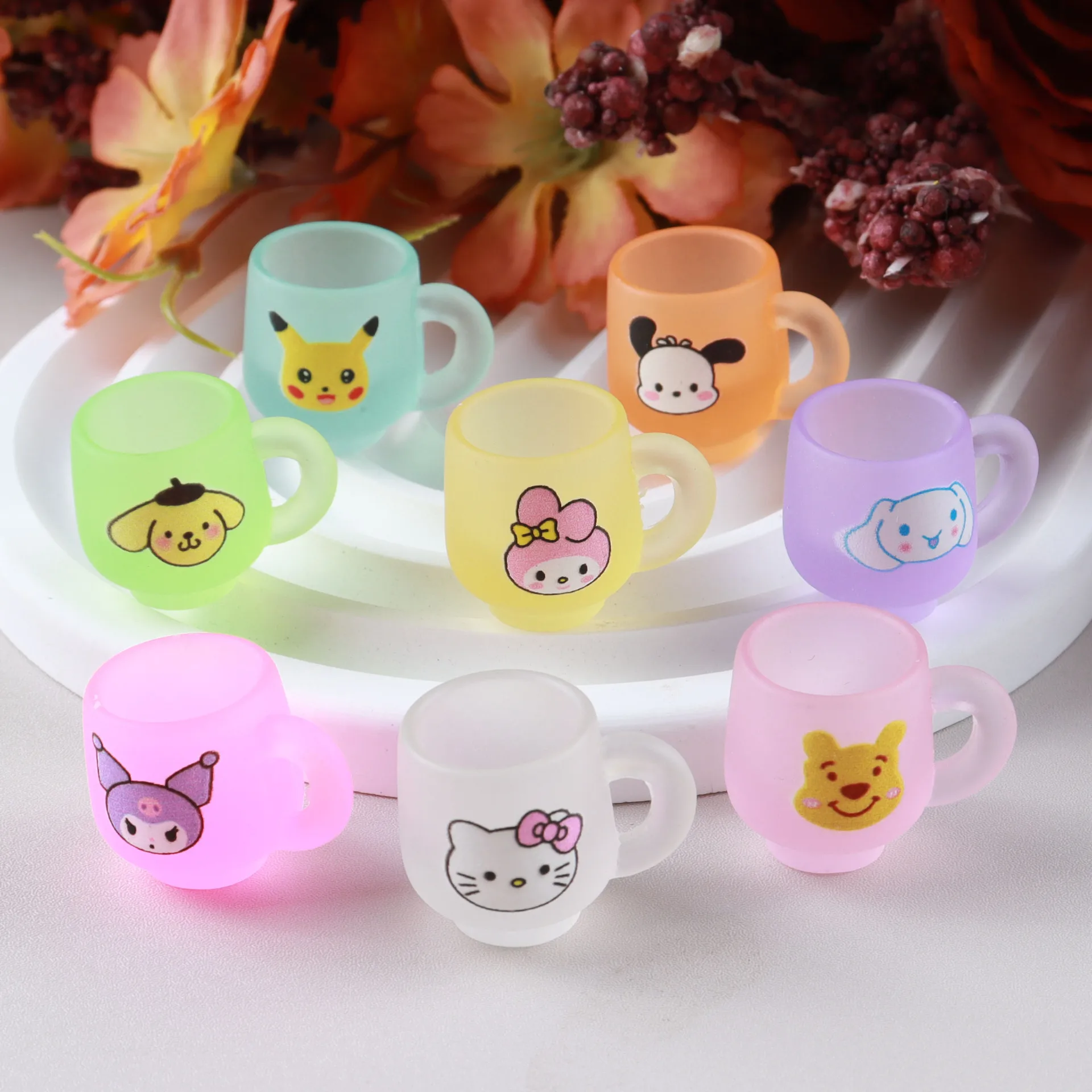 20 piezas de accesorios de resina con pegamento cremoso DIY, diseño de taza de dibujos animados que brilla en la oscuridad, colgante para llavero, juguete de comida realista