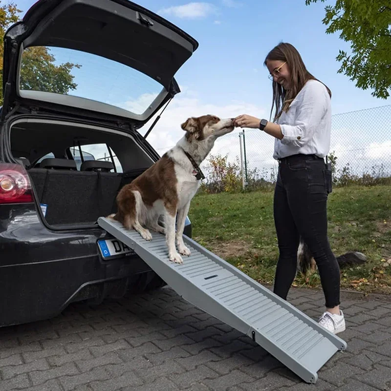 منحدر حيوانات أليفة قابل للطي، سلالم بسيطة للكلاب، سفر للحيوانات الأليفة على السيارة، يساعد على تسلق الكلاب المعوقين أثناء السفر