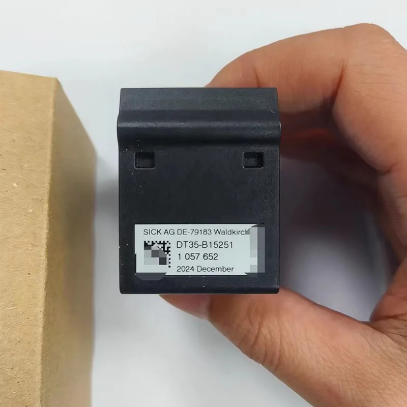DT35-B15251 Brand new original SICK 1057652 Laser rangefinder sensor, welcome to consult