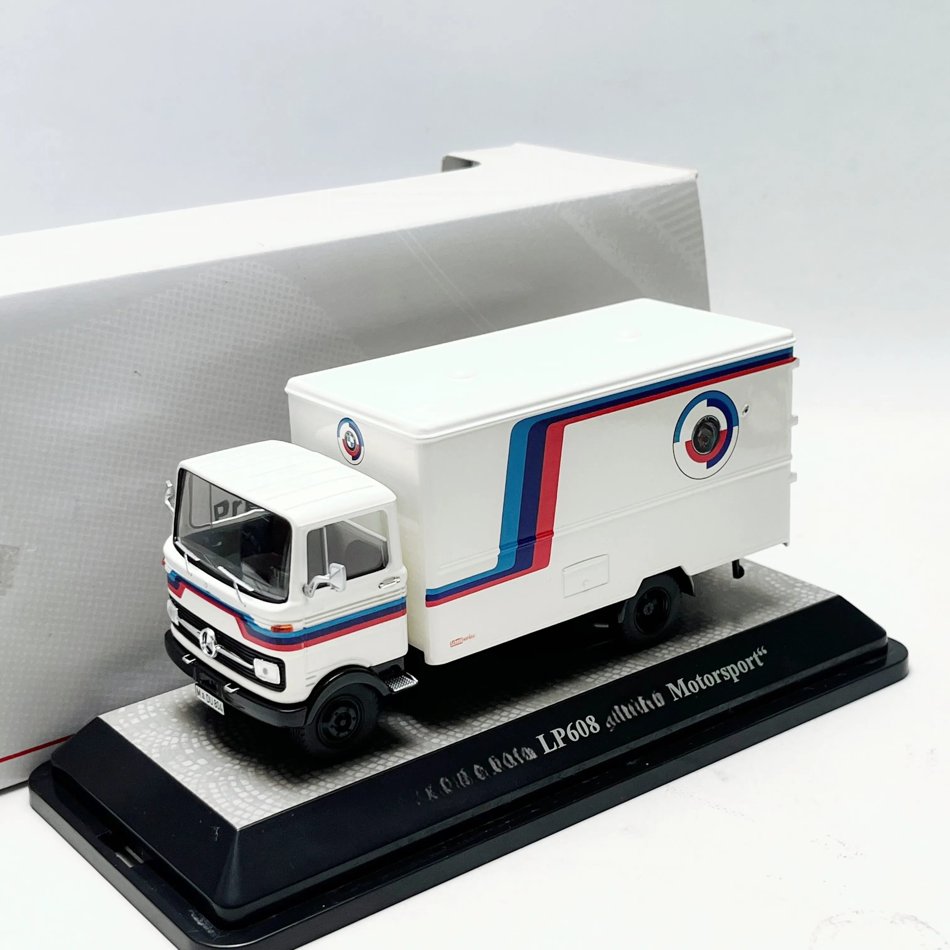 

Diecast Premium ClassiXXS 1/43 Scale BENZ LP608 BMW Transport Car Alloy Car Model