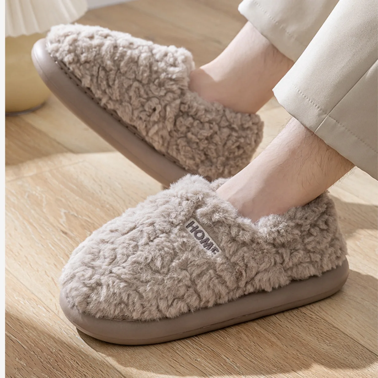 

Хлопковые тапочки, женские зимние новые стильные домашние тапочки на каблуке, теплая и нескользящая плюшевая хлопковая обувь для мужчин на открытом воздухе 2026