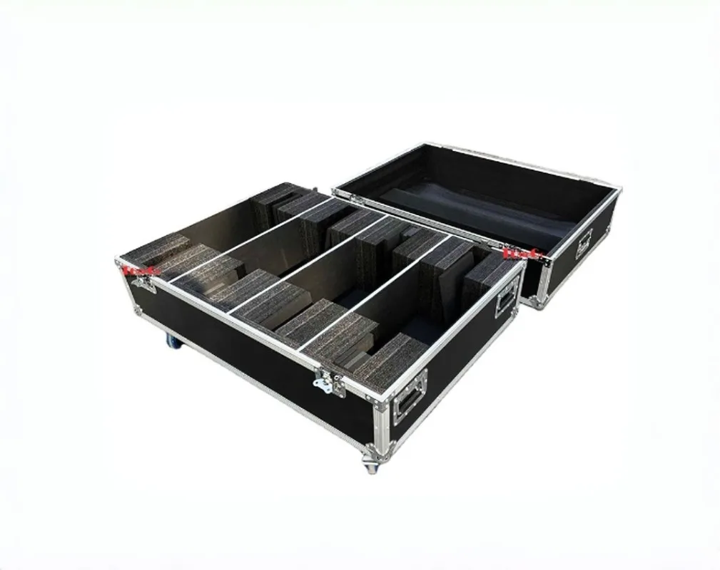 Universal Four 32 Inch LCD/LED/Plasma TV Flight Case with 4