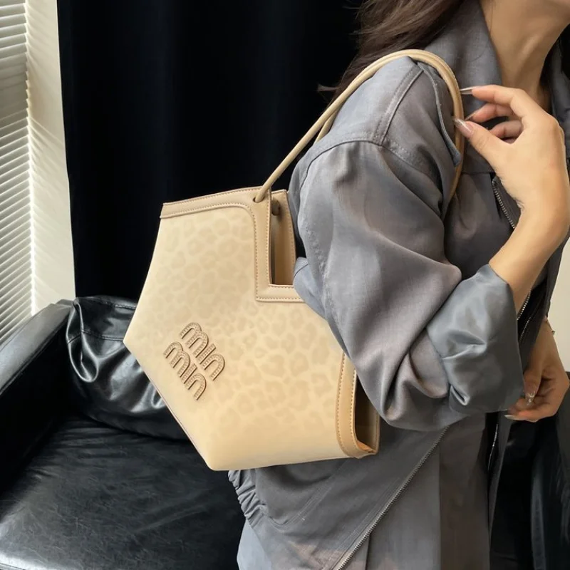 حقيبة يد نسائية أنيقة مصنوعة من الجلد المنقوش باللافندر تتميز بنمط عتيق كاجوال أنيق ​