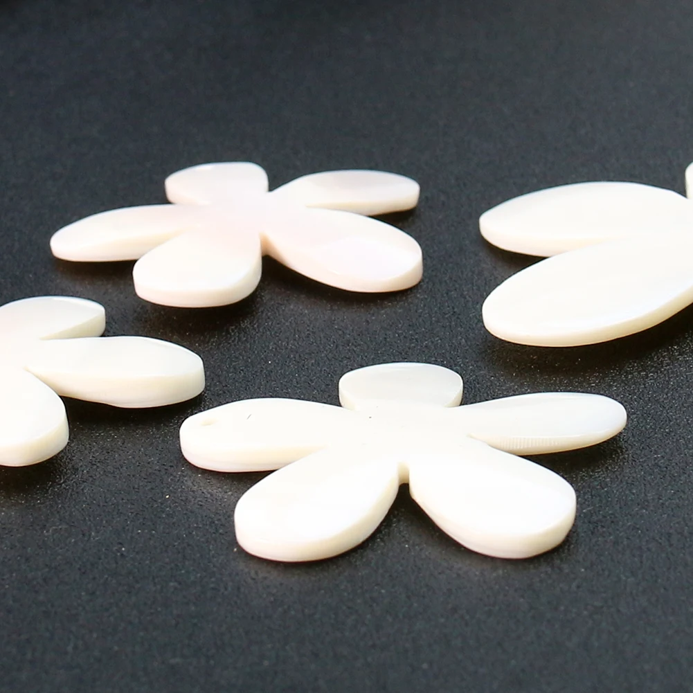1PC Natural White Flower Shell Pendant Handmade Mother of Pearl Shell for DIY Jewlery Charms Making Necklace Earring Accessories