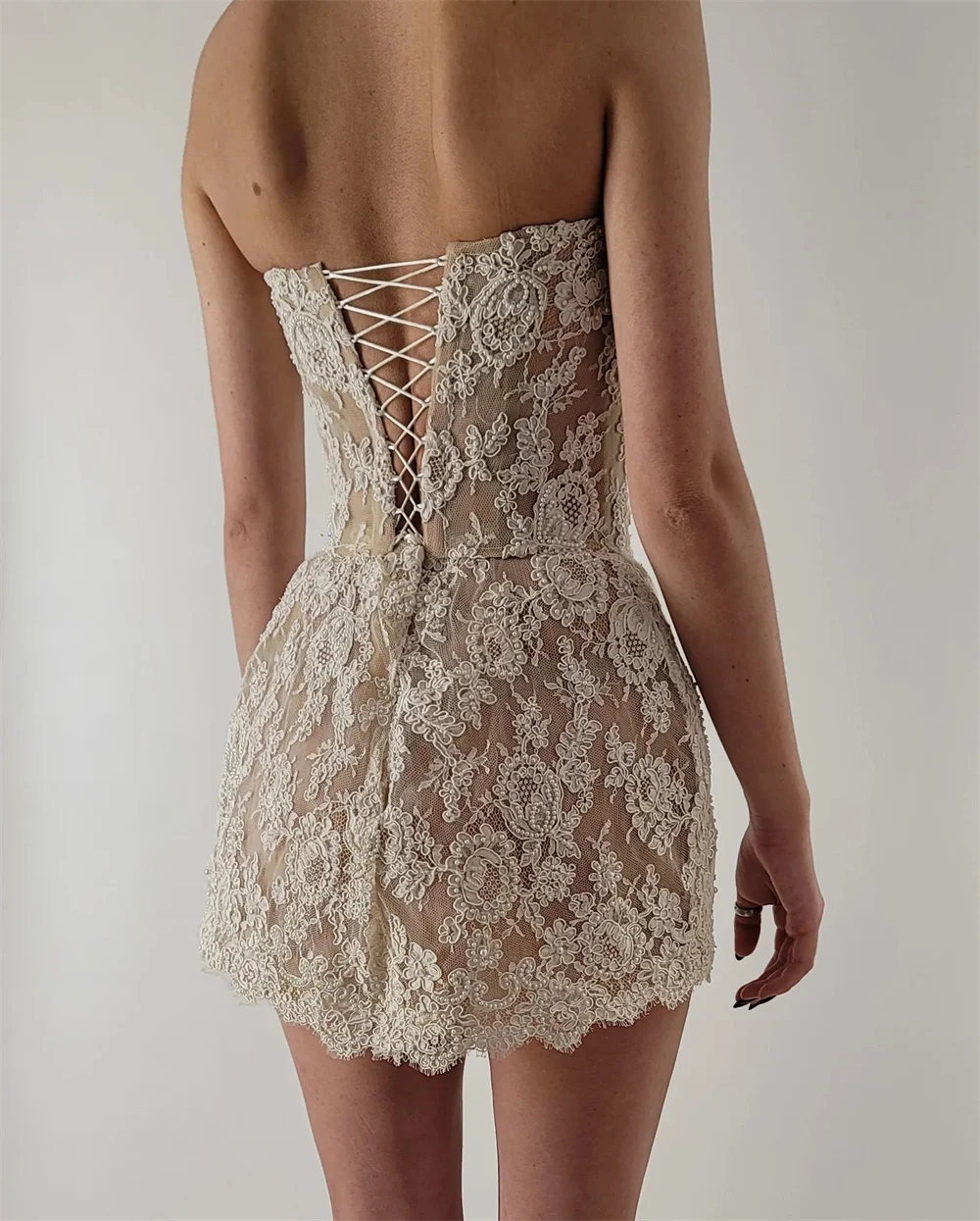 Tokyo Customized White Strapless Necklink Wedding Dresses Sleeveless Back Lace-Up Bridal Gowns Mini Lace Mermaid Wedding Gowns image 2