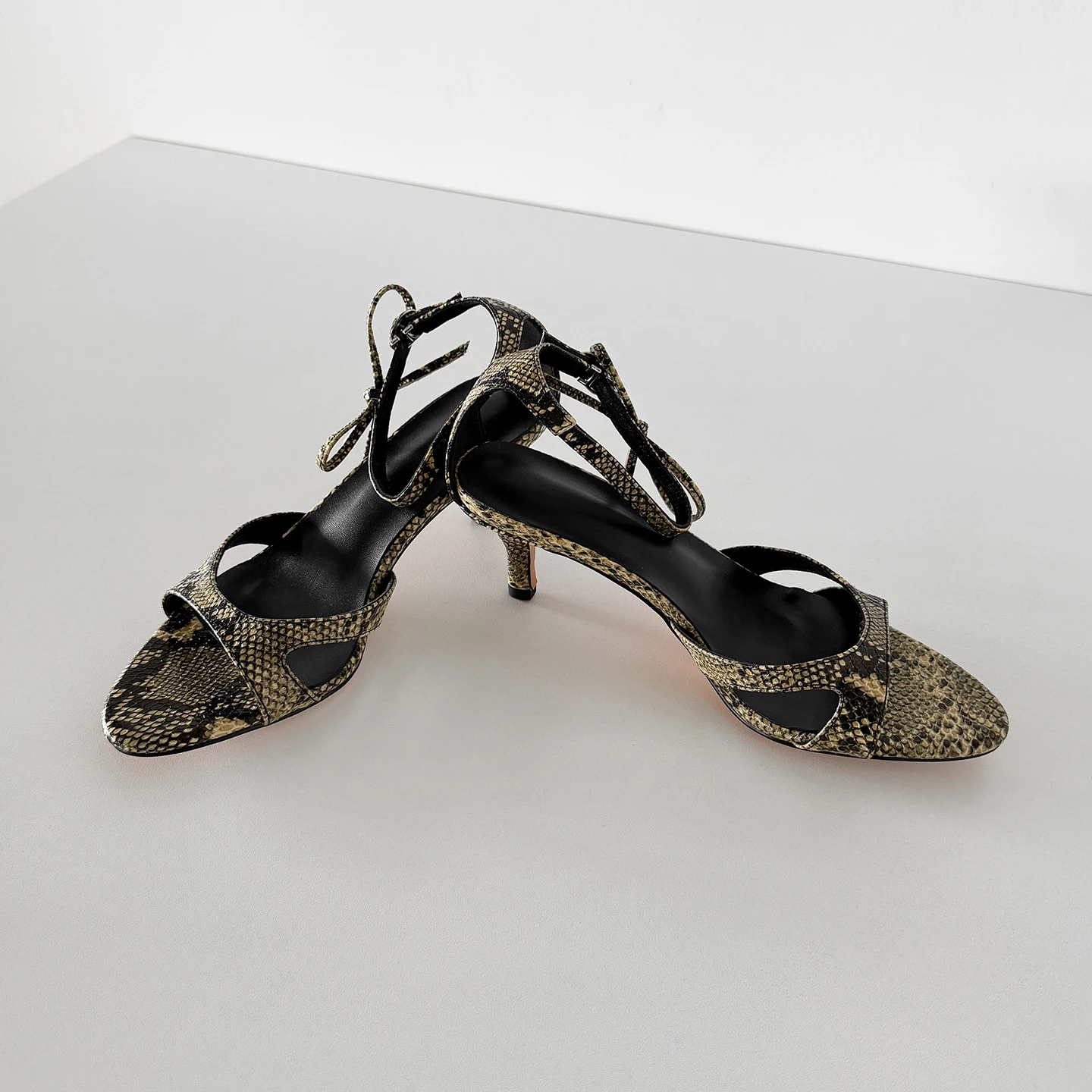 

Fashion Women Summer Sandals Shoes Sexy High Heels Genuine Leather Pumps Pointed Toe Women Shoes Dress Party Office 34-40