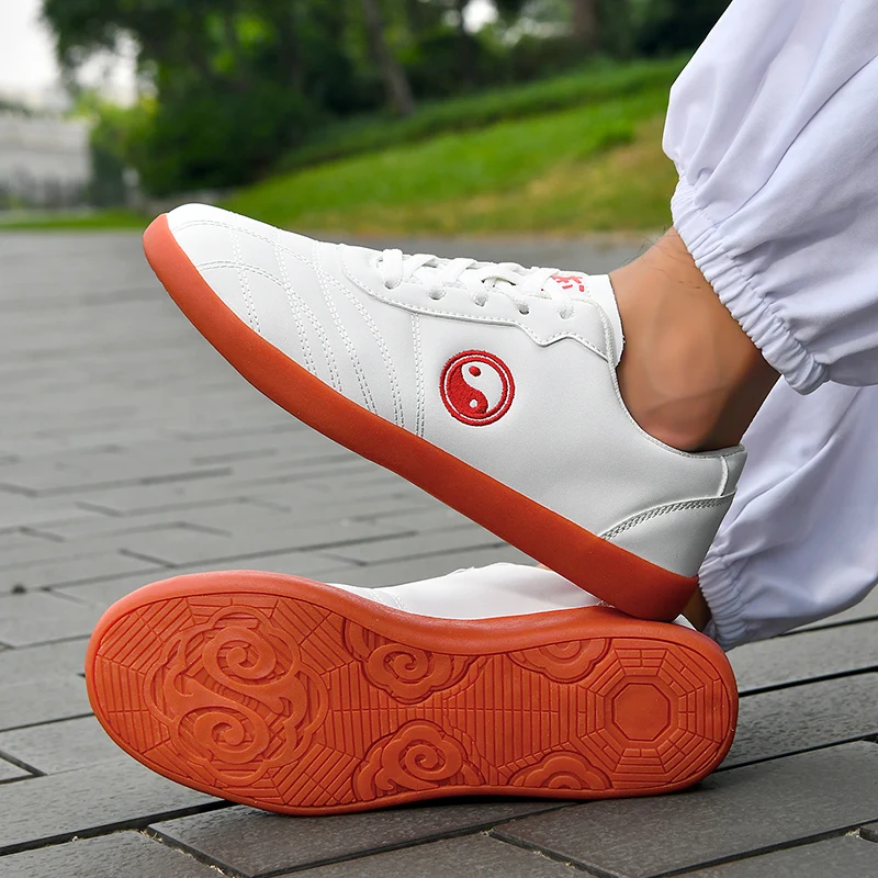

Hot Martial Arts Shoe Men Outdoor Taekwondo Shoe Soft Bottom Unisex Tai Chi Shoes Professional Men Martial Arts Sneakers