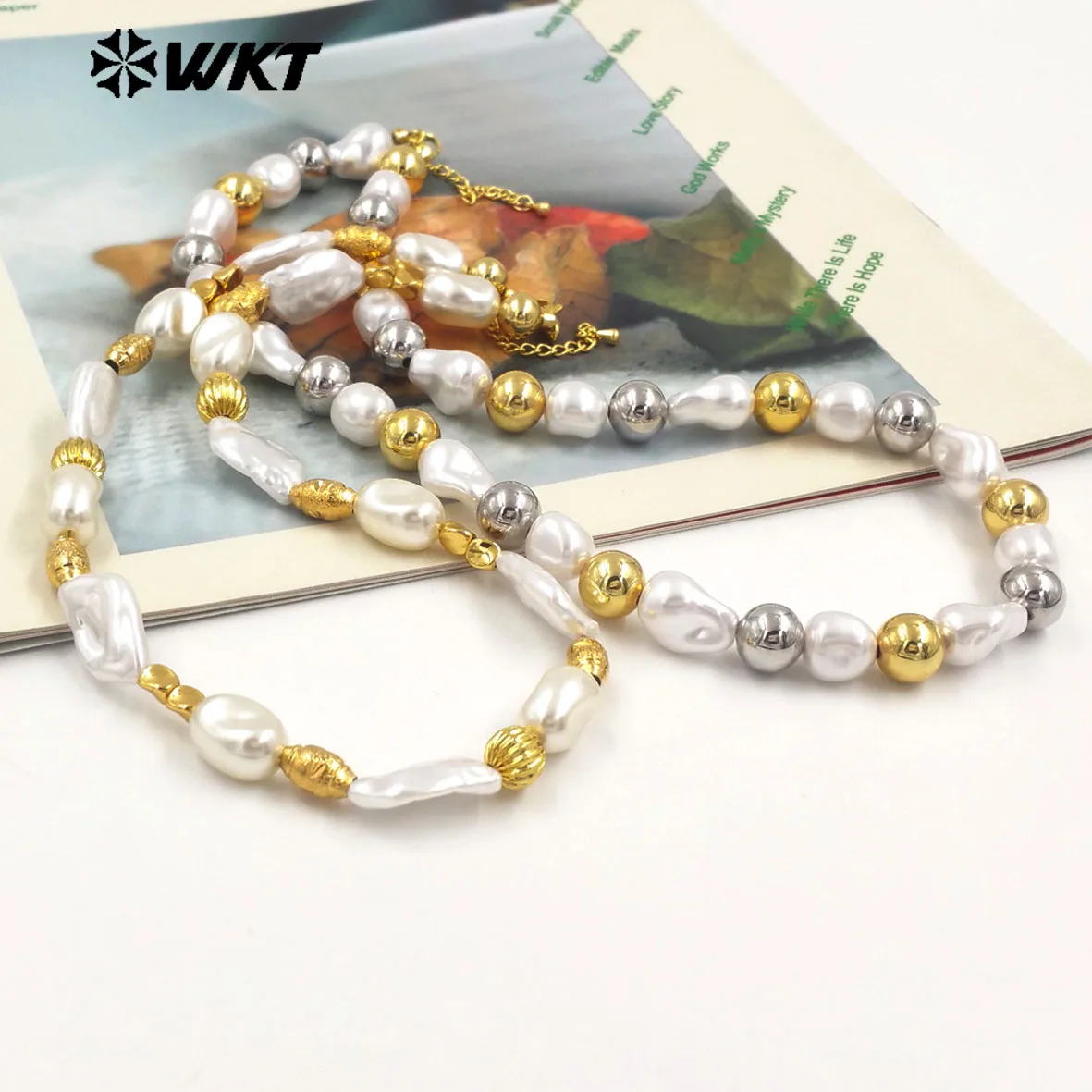 

WT-JN293 Special And Unique Design Silver And Gold Spacing Artificial Pearl Beads Necklace For Women Skirt Decorated