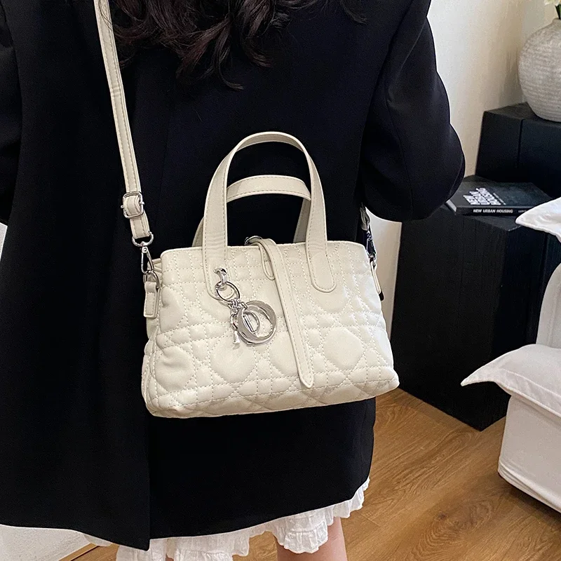 

Уникальный дизайнерский парижский модный клатч, стильный однотонный для женских особых случаев