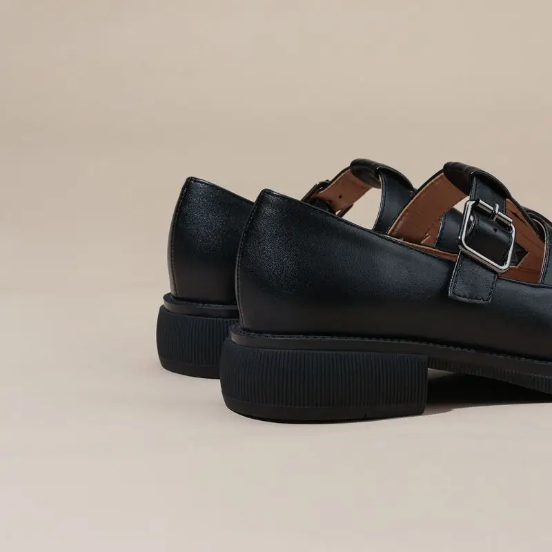 ماركة Girseaby 2025 تخفيضات على حزام مشبك صيفي جديد مقاس كبير 42 43 أحذية نسائية يومية غير رسمية ناعمة أحذية نسائية مسطحة 32 33 بمقدمة مربعة