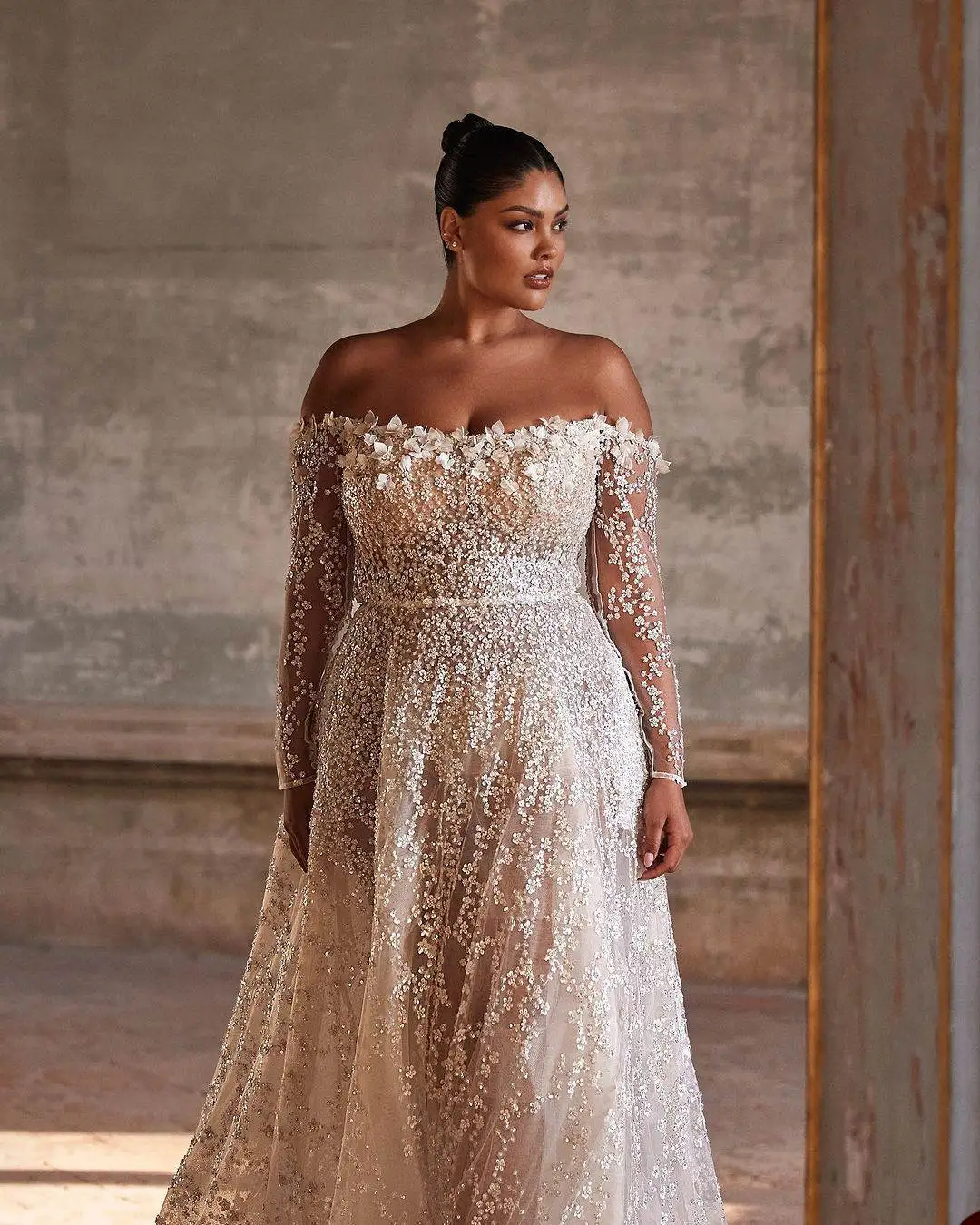 Plus Size A Line Vestido De Novia Boat Neck Off Shoulder Wedding Dresses Appliques Beaded 3D Flowers Long Sleeve Bridal Dress