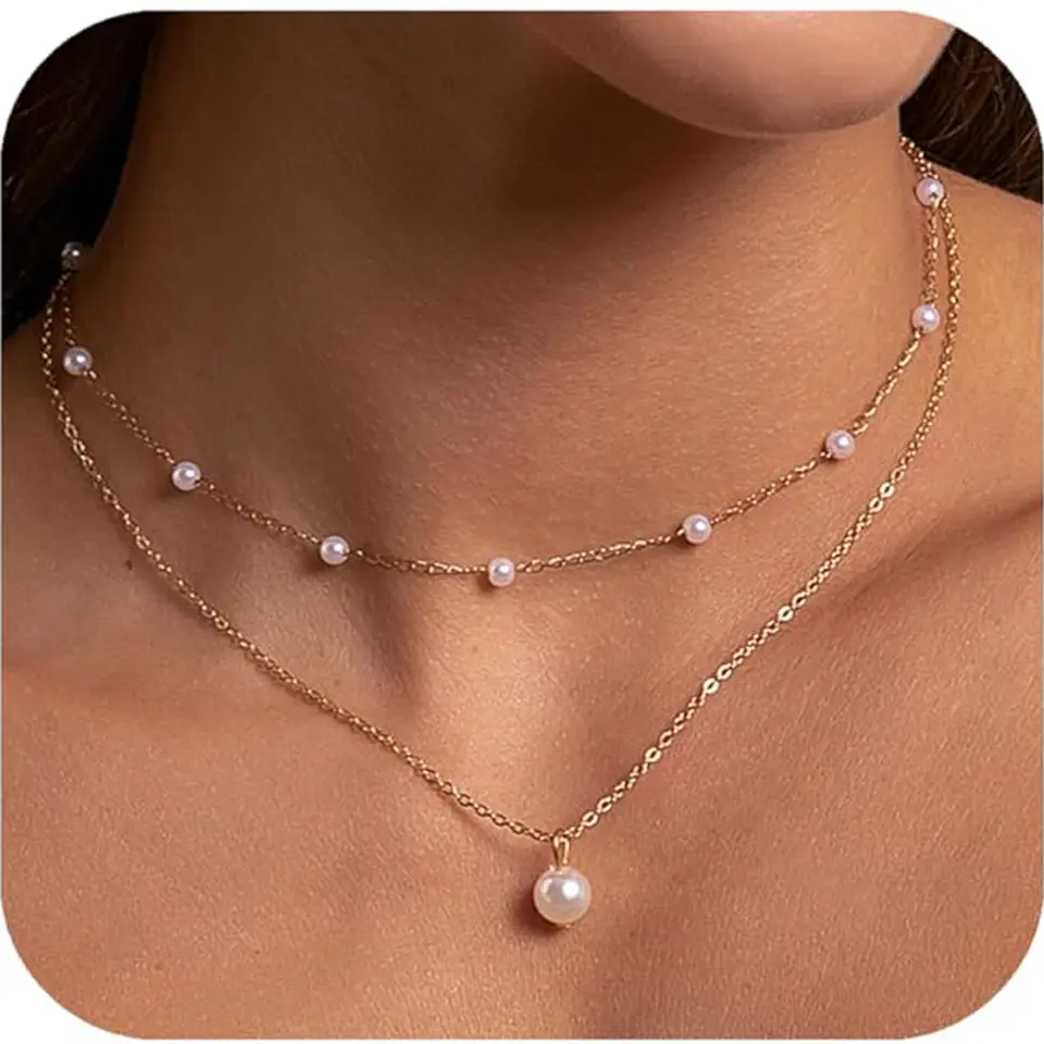 Gold chain necklace with freshwater pearl